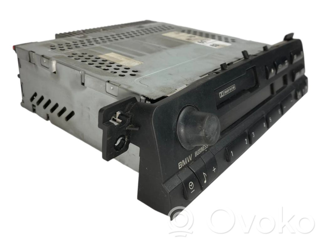 Radio / CD/DVD atskaņotājs / navigācija