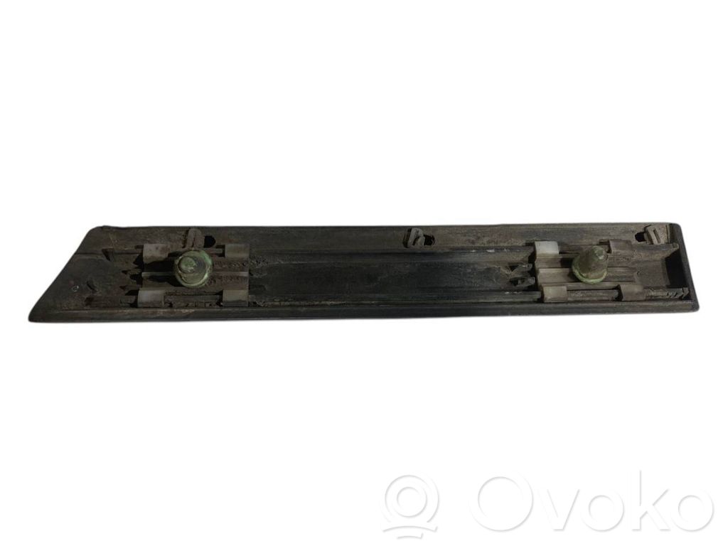 Spārna dekoratīvā apdare (moldings)