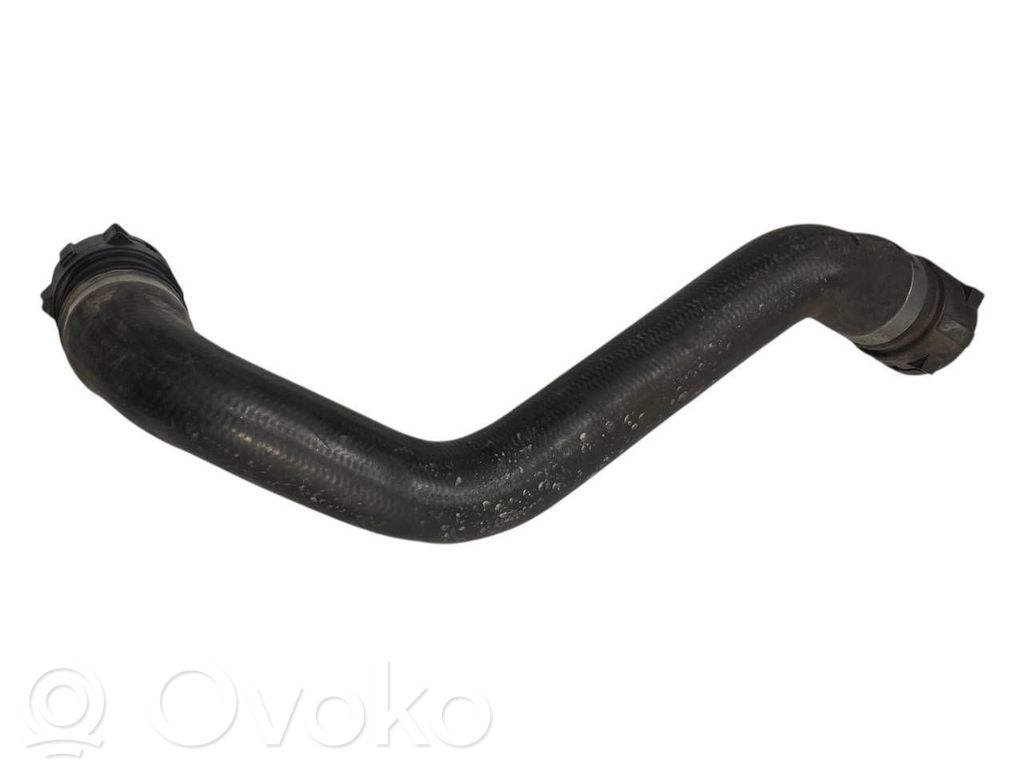 Caurulīte (-es) / šļūtene (-es)