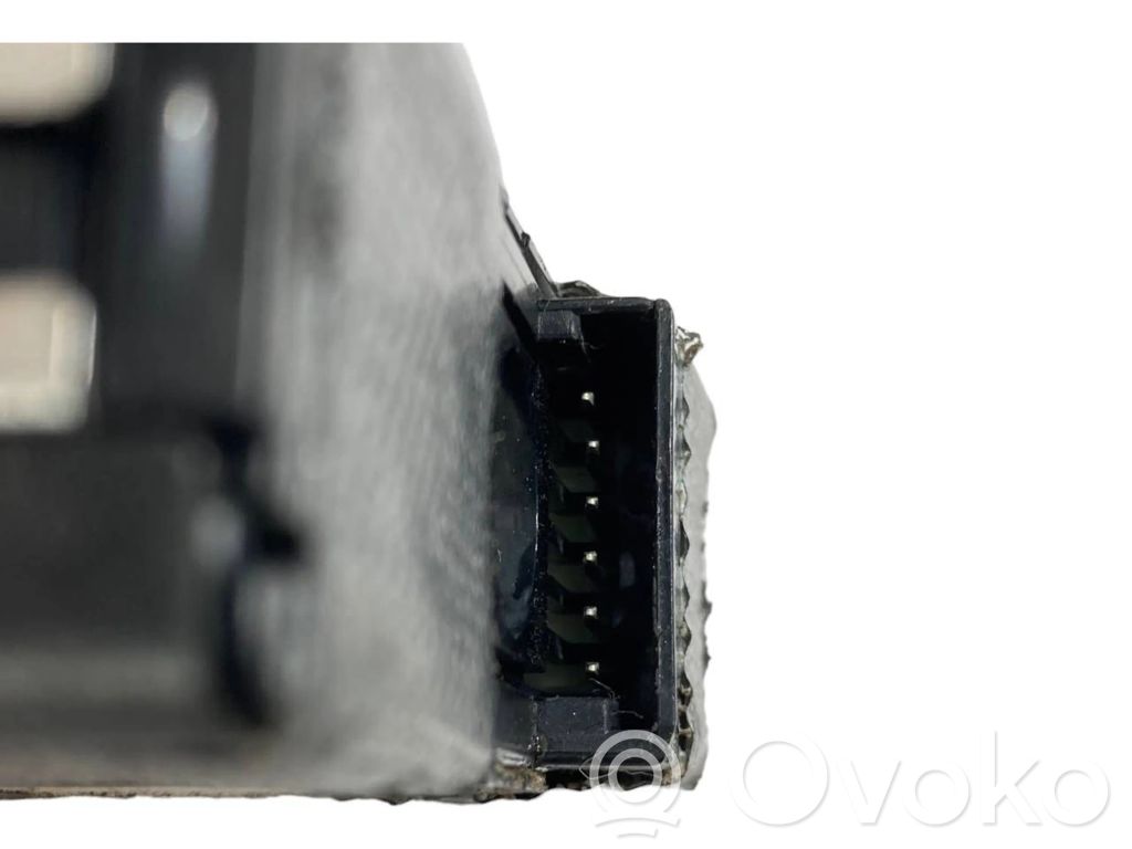 Avārijas lukturu slēdzis