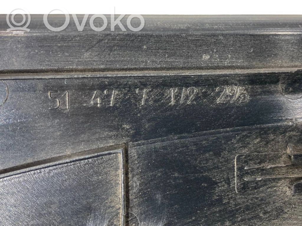 Priekšējā sliekšņa dekoratīvā apdare (iekšējā)