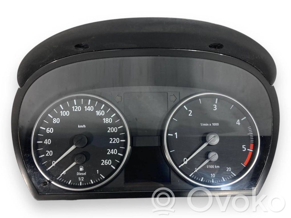 Speedometer (in the instrument panel)