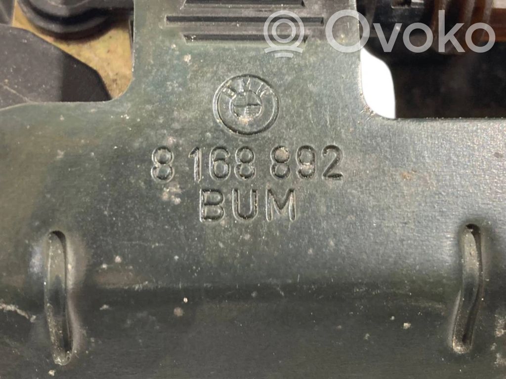 Замок задней крышки