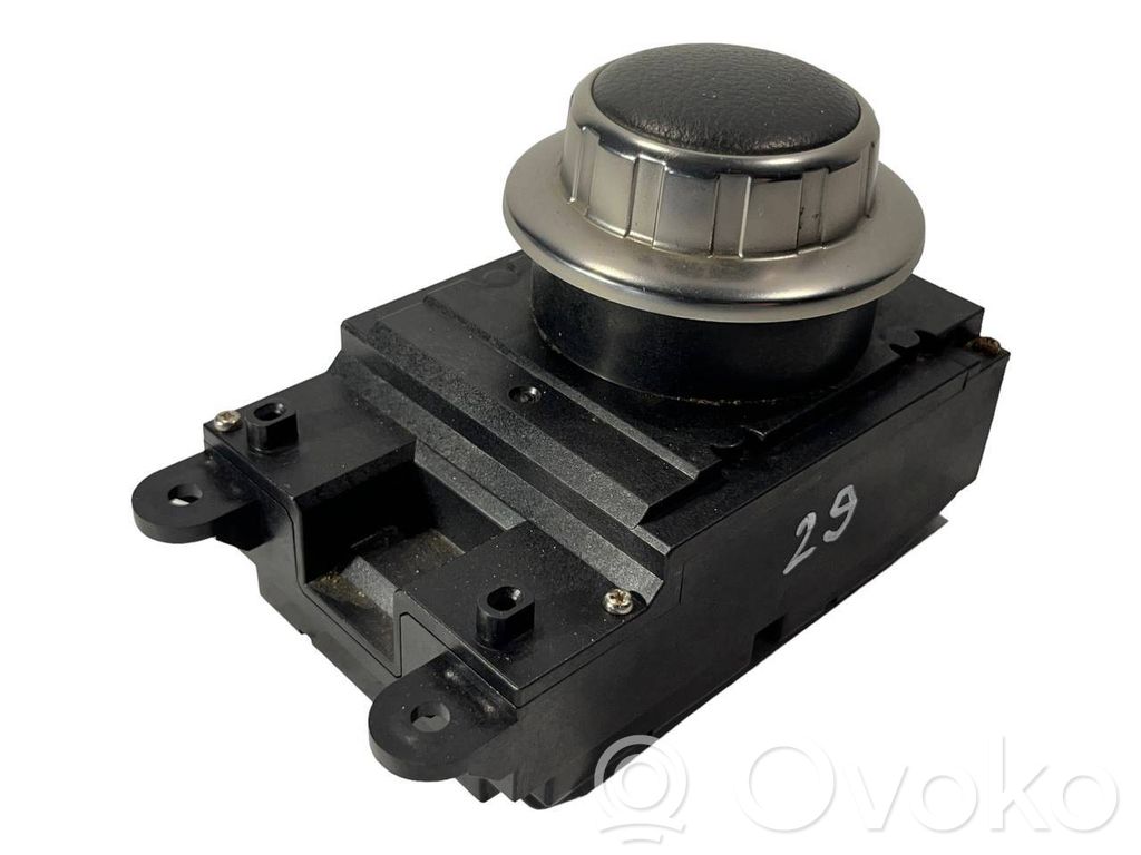 Multimedia controller
