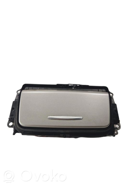 Cita veida salona detaļa