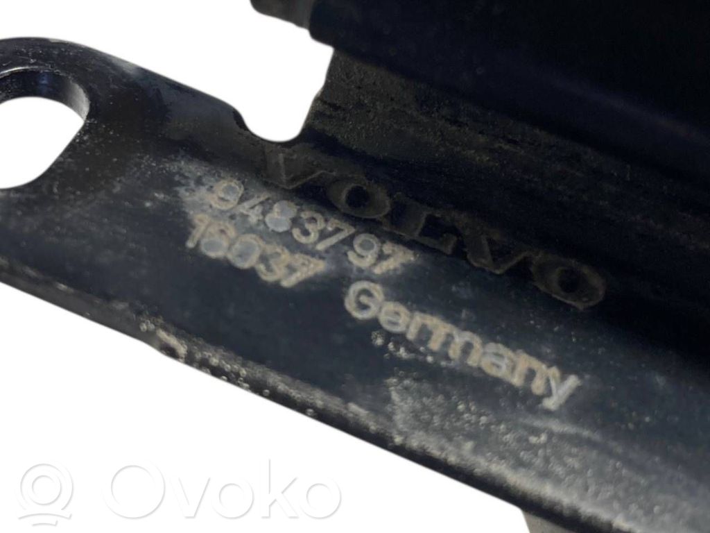 Aizmugurējā pārsega eņģe (-ess)