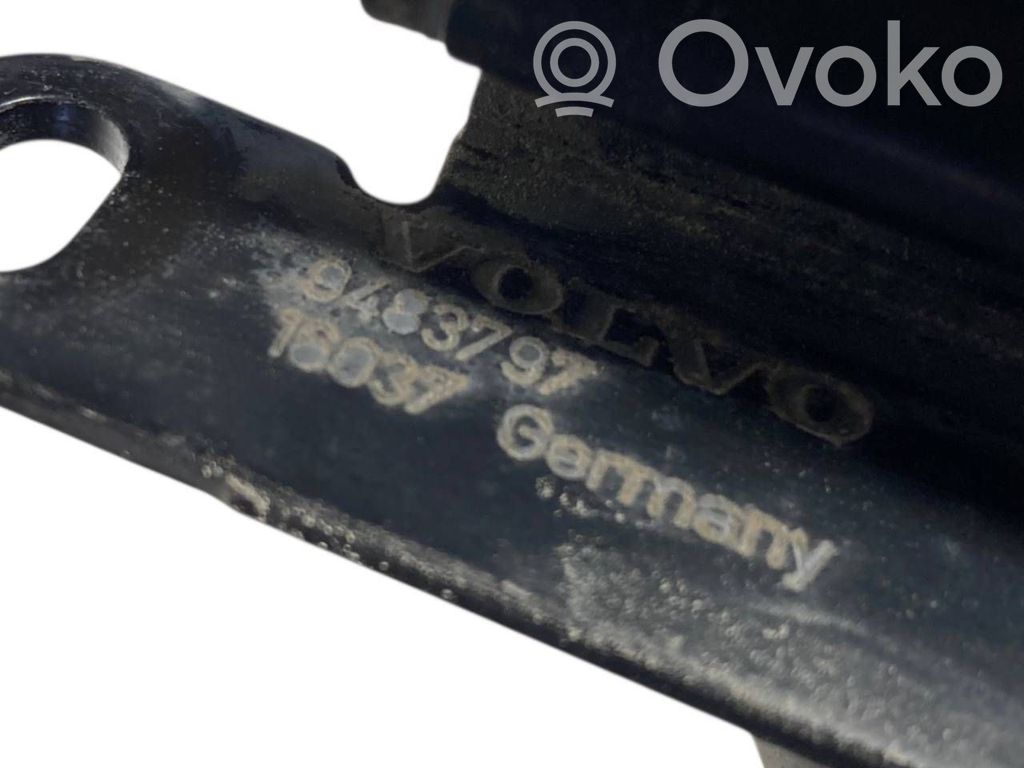 Aizmugurējā pārsega eņģe (-ess)