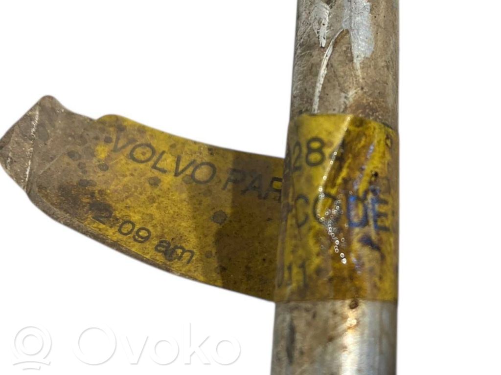 Stūres pastiprinātāja šļūtene (-es) / caurulīte (-es)