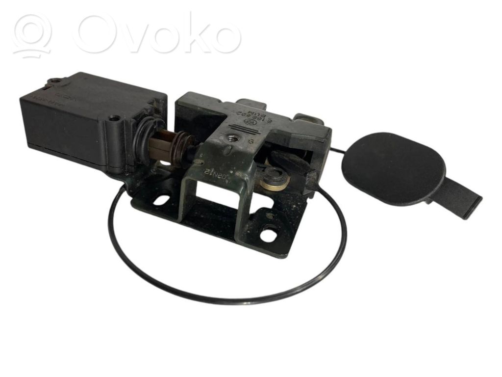 Rear cover lock