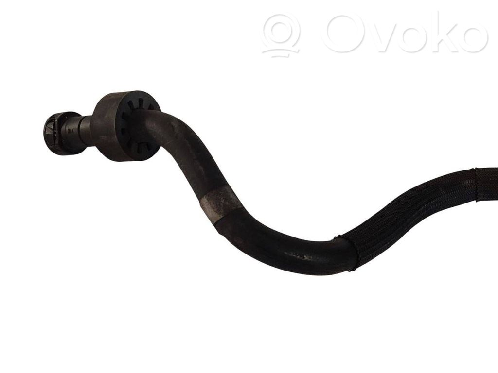 Degvielas caurulīte (-es)
