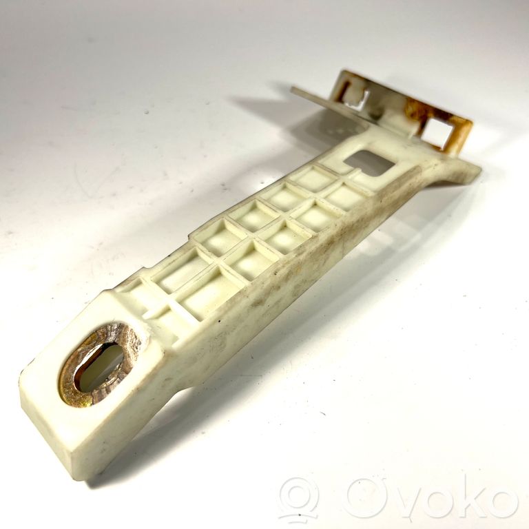 Akseleratora pedāļa turētājs