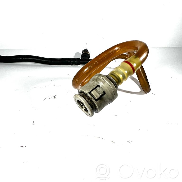 Fuel main pipe