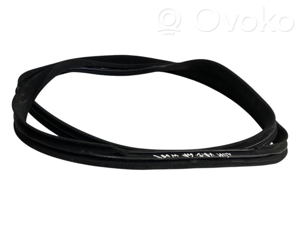 Rear trim rubber (in the body)