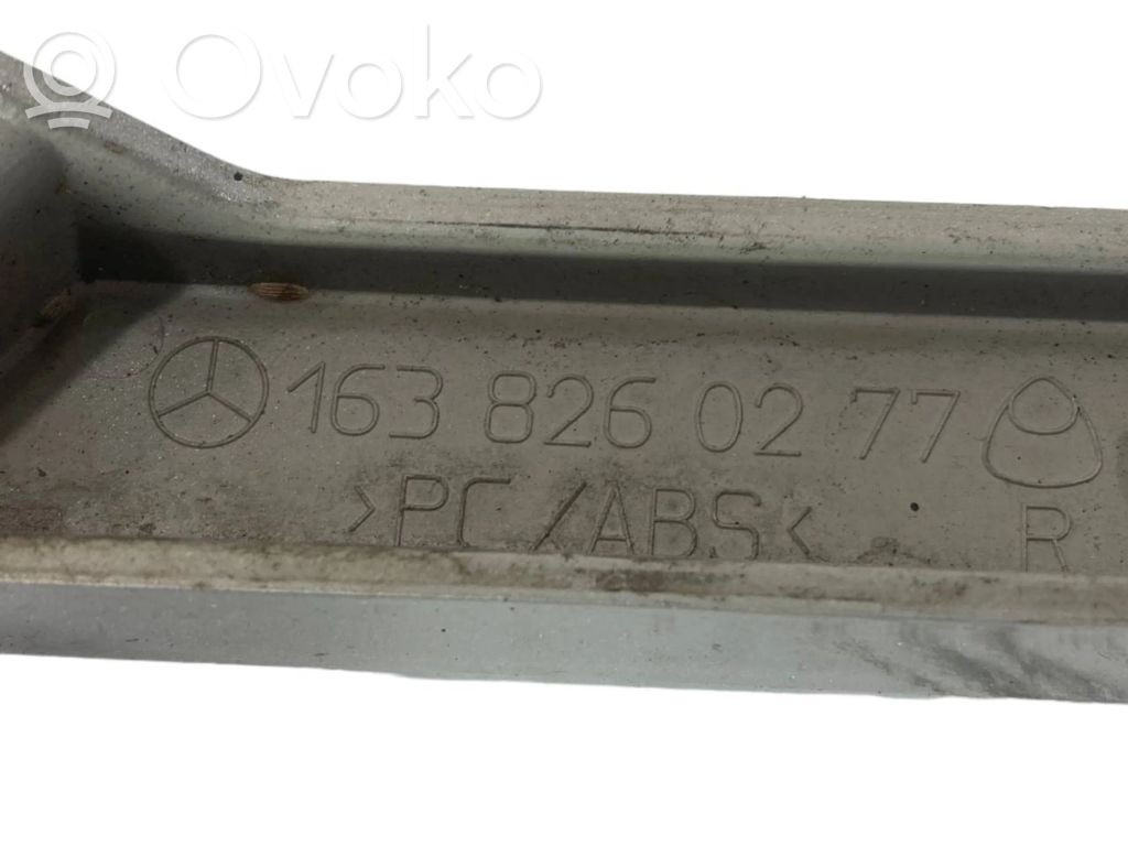 Priekšējā luktura dekoratīvā apdare