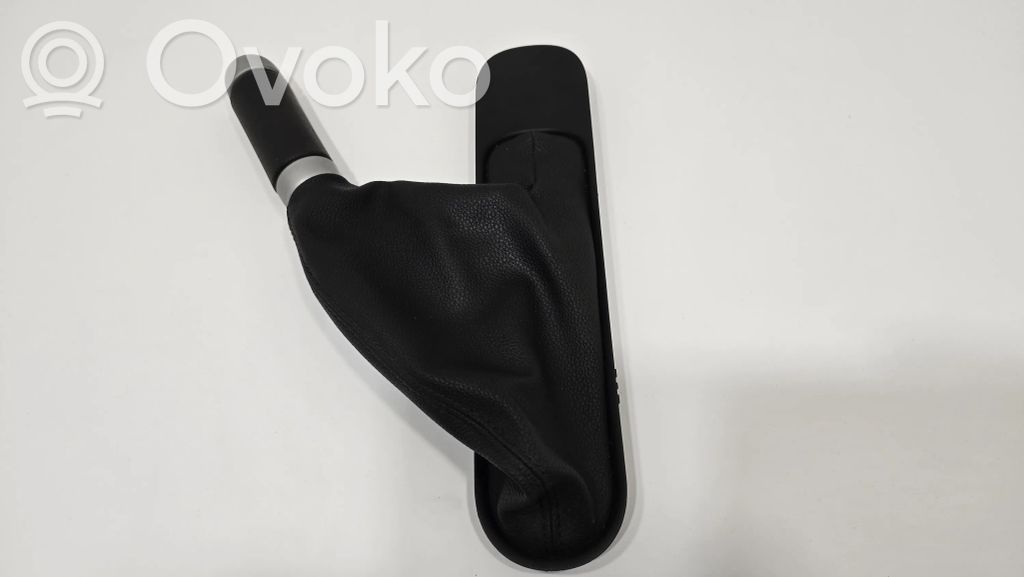 Roktura dekoratīvā apdare – āda/audums