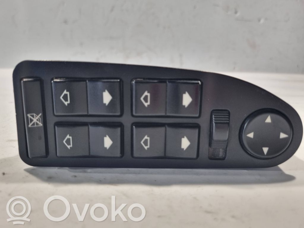 Window lift control switch(es)