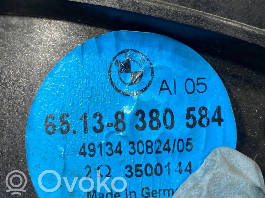 Speaker(s) in the rear door