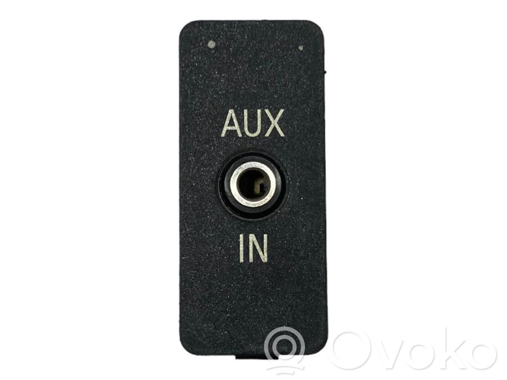 AUX savienotājs