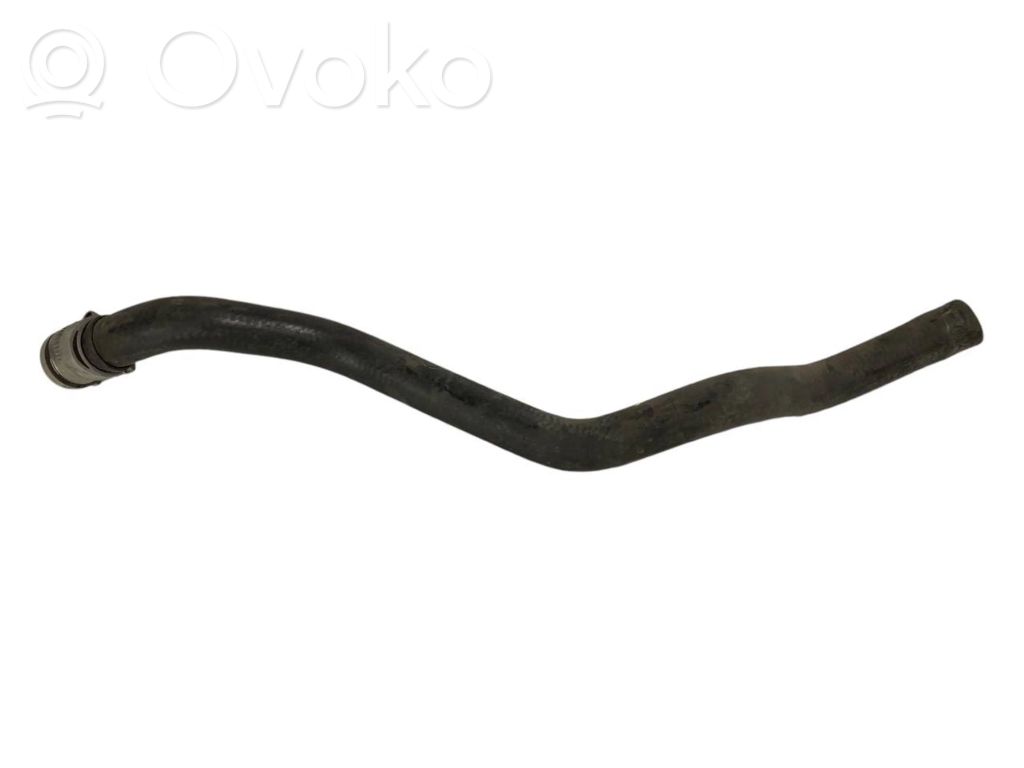 Caurulīte (-es) / šļūtene (-es)