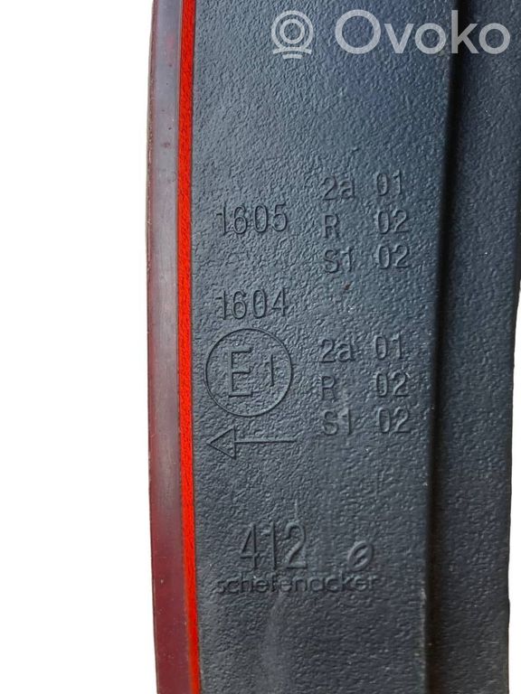 Aizmugurējais lukturis virsbūvē