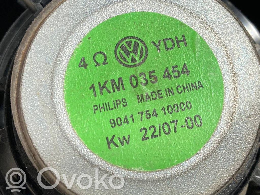 Skaļrunis (-i) priekšējās durvīs