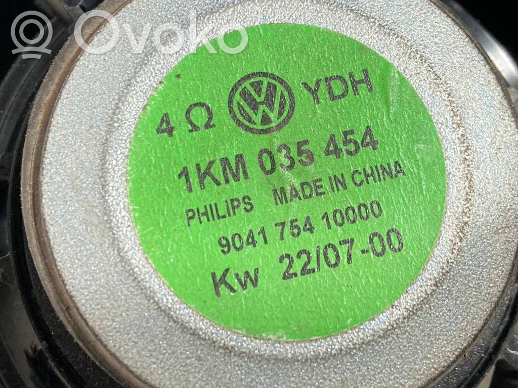 Skaļrunis (-i) priekšējās durvīs