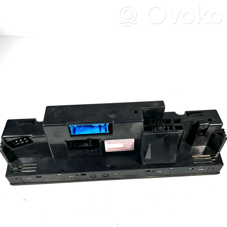 Gaisa kondicioniera / klimata kontroles / salona apsildes vadības bloks (salonā)