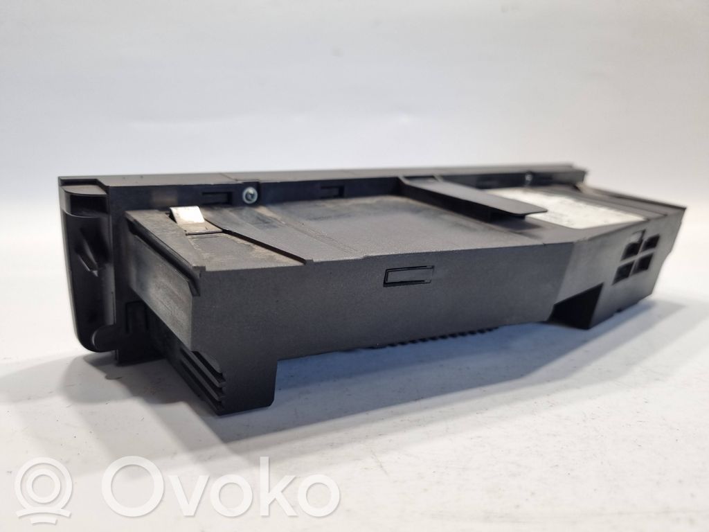 Air conditioning / climate control / interior heating control unit (in the passenger compartment)