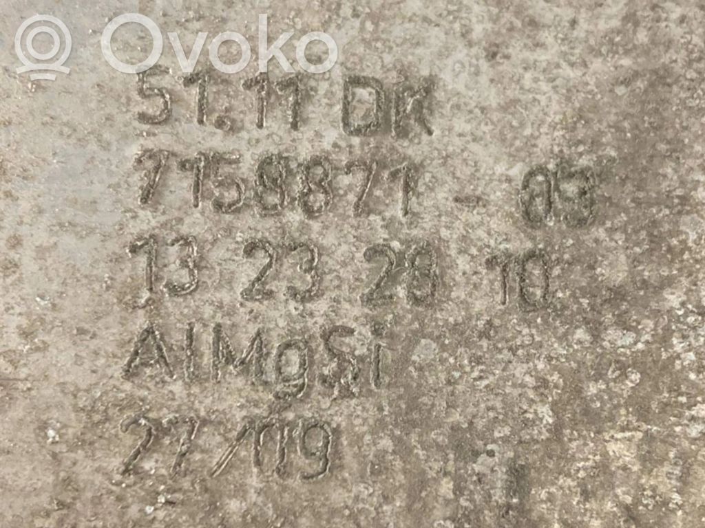 Priekšpusē bampera sija / balka