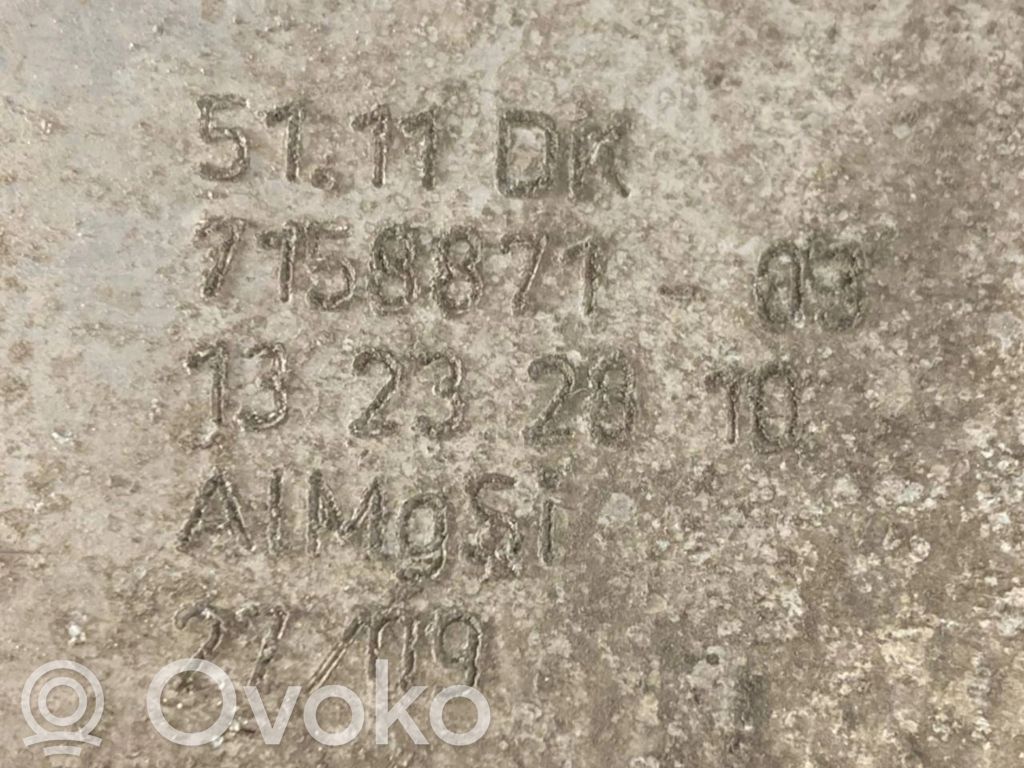 Priekšpusē bampera sija / balka