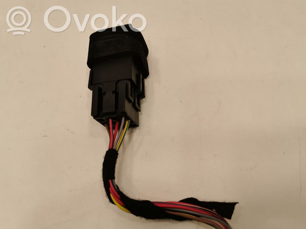 Headlight relay