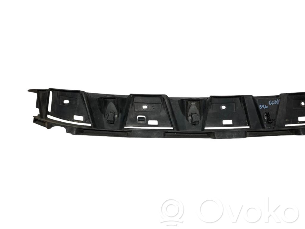 Rear bumper mounting bracket