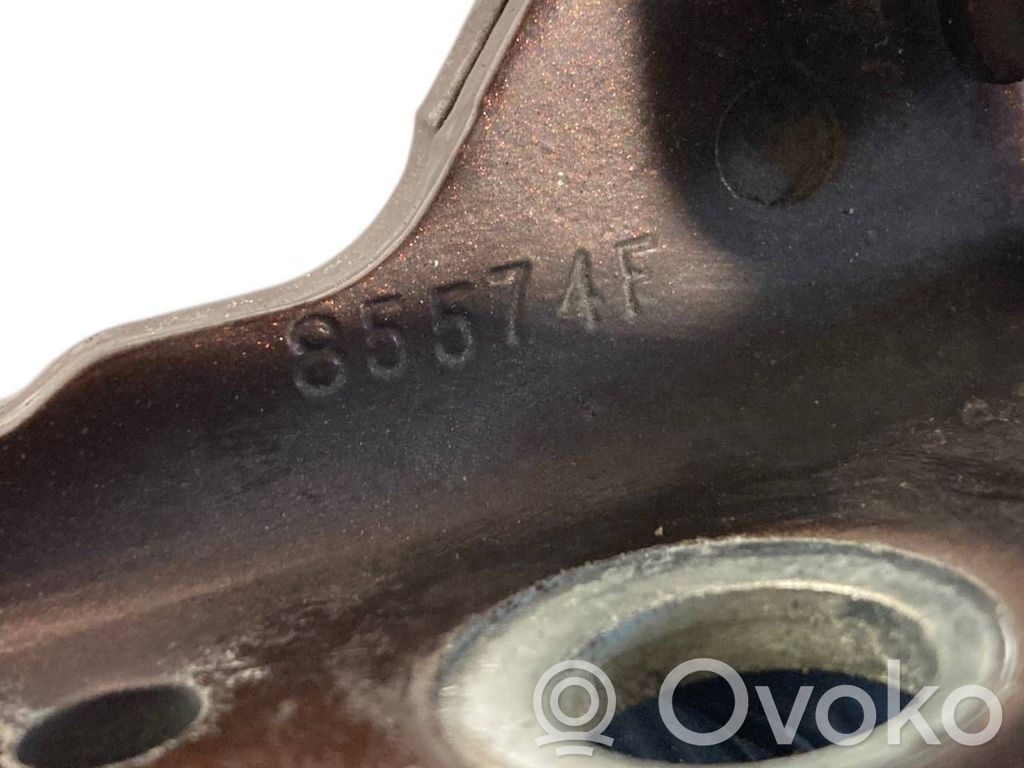 Aizmugurē augšējā vira (eņģe)