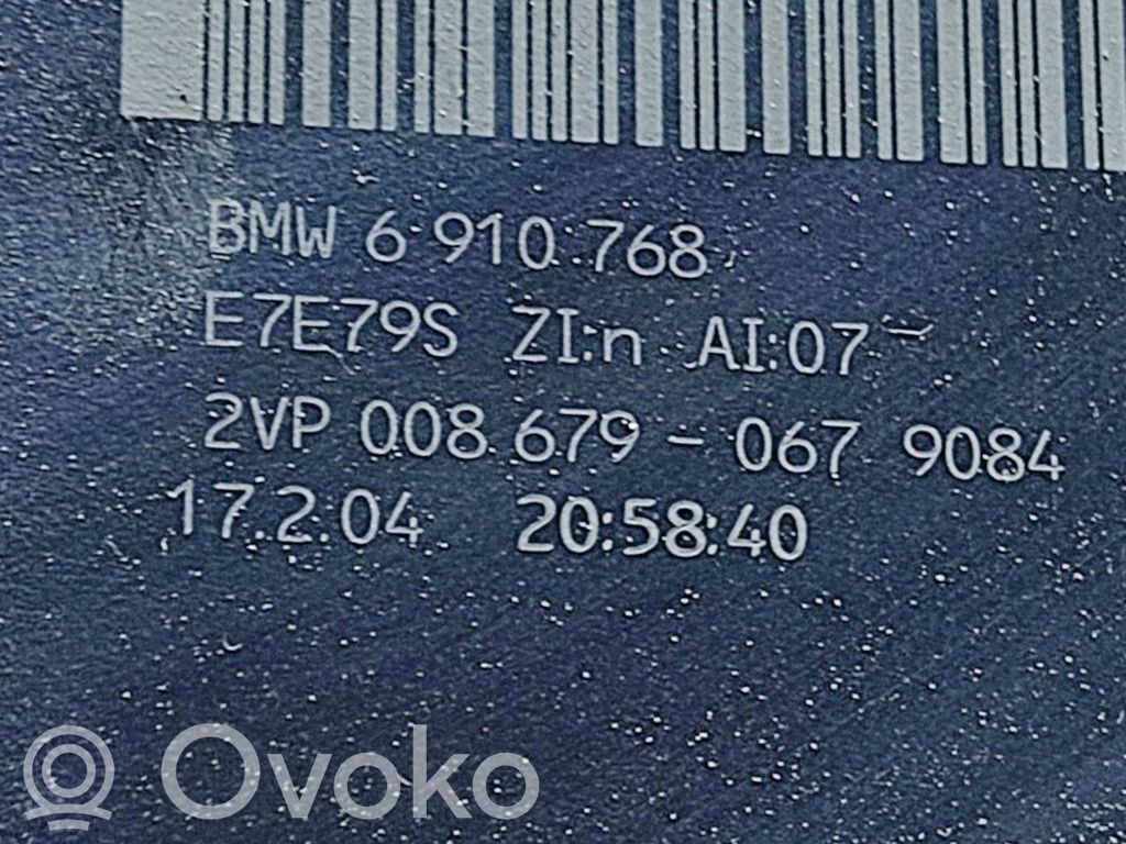 Aizmugurējais lukturis virsbūvē