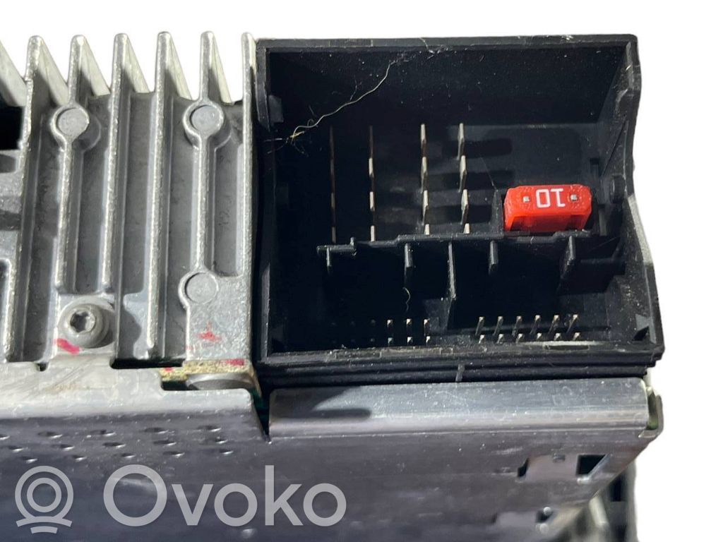 Radio / CD/DVD player / navigation