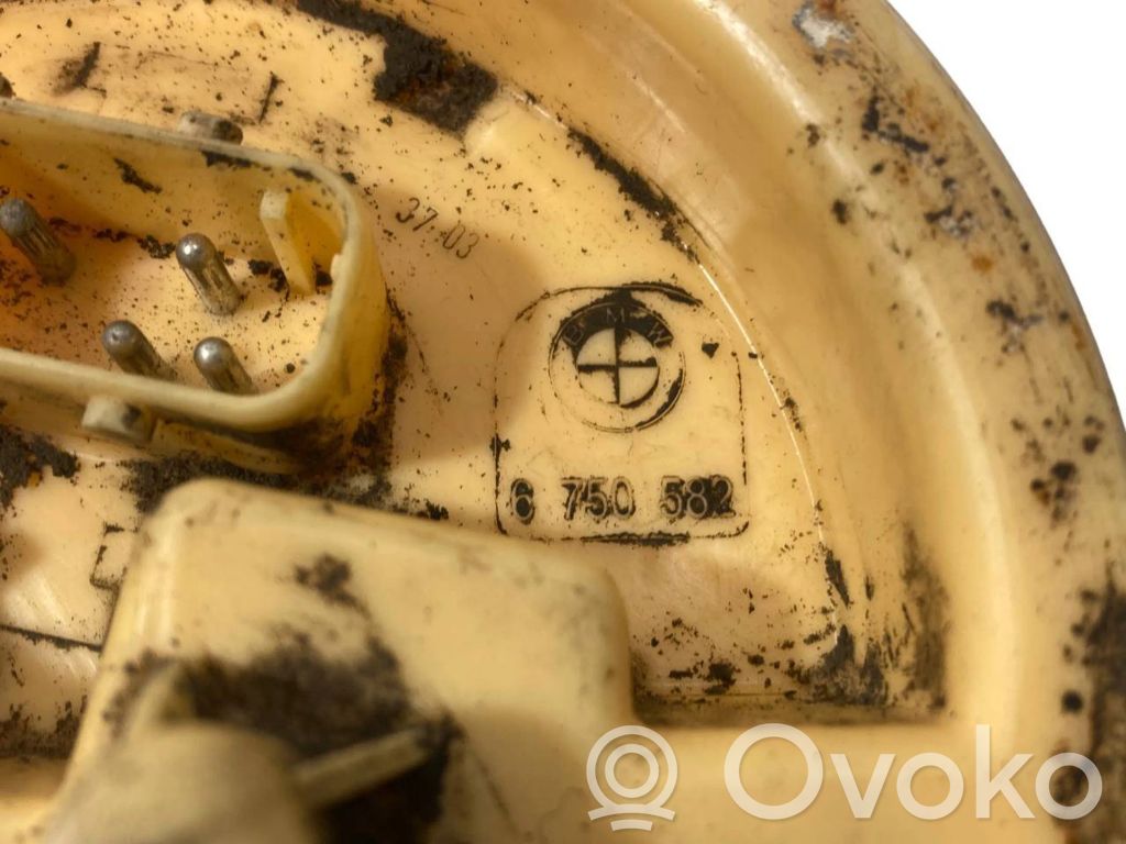 Fuel pump (in the fuel tank)