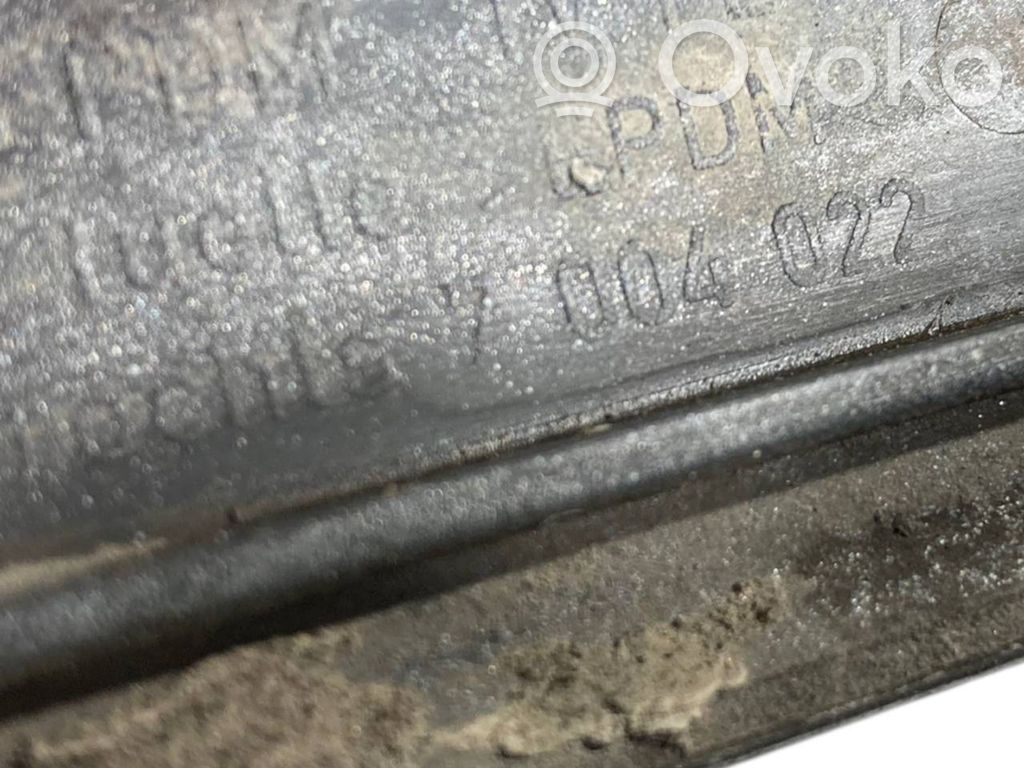 Декоративная накладка на крыло (молдинг)