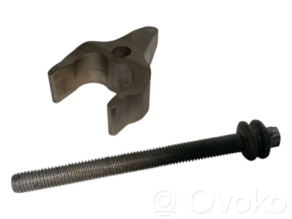 Nozzle holder/shoulder