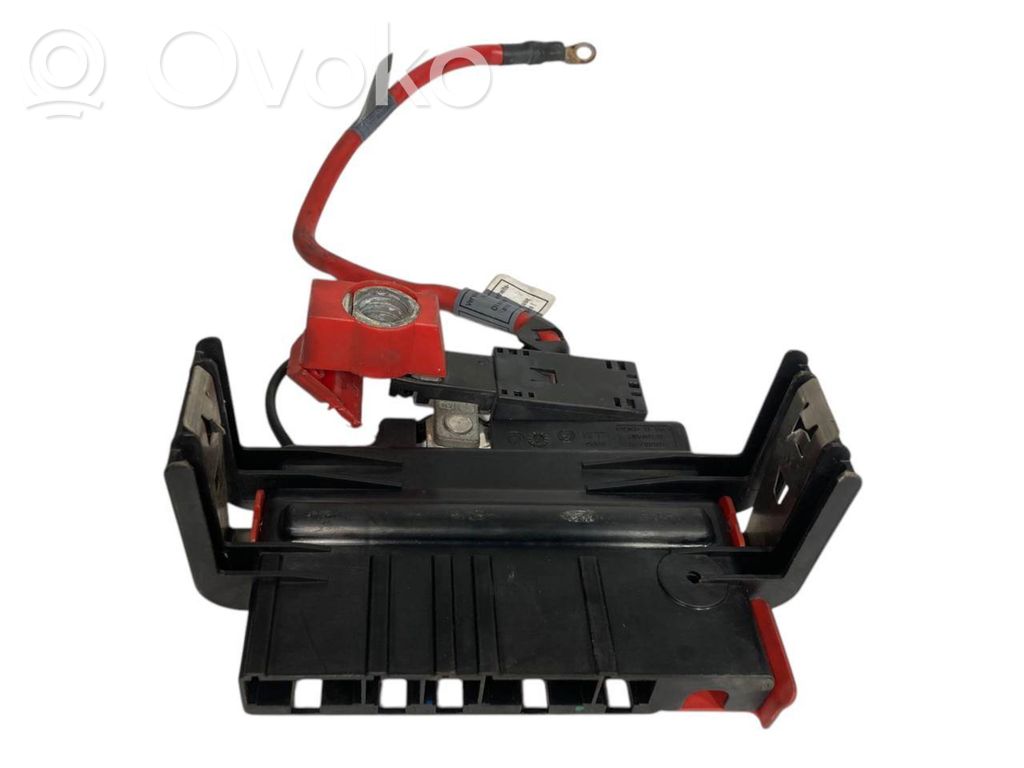 Positive wire connection assembly