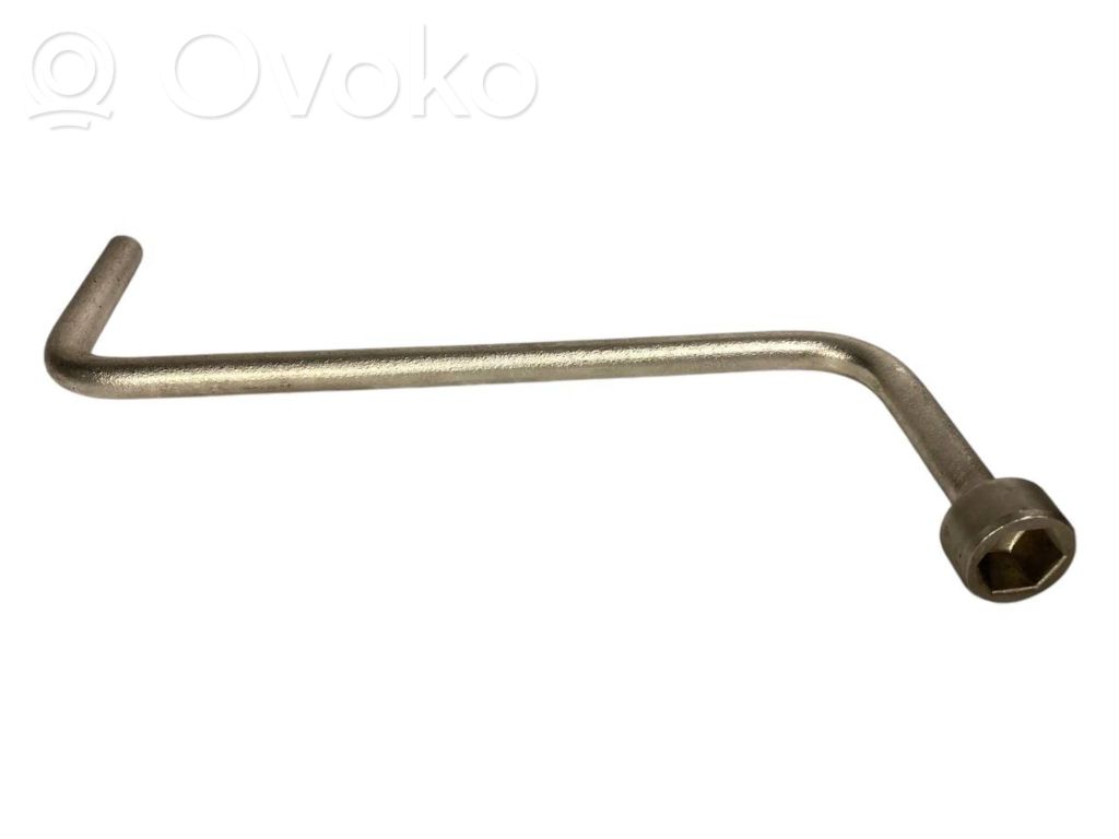 Riteņu uzgriežņatslēga