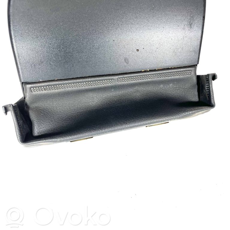 Steering axle trim