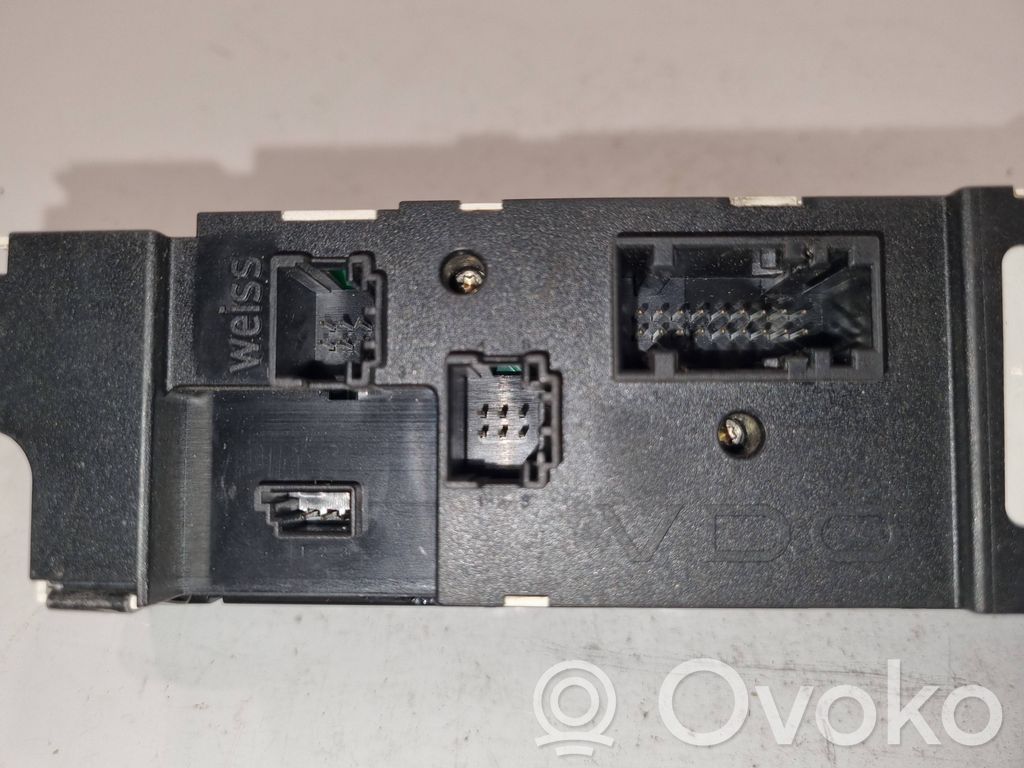 Air conditioning / climate control / interior heating control unit (in the passenger compartment)