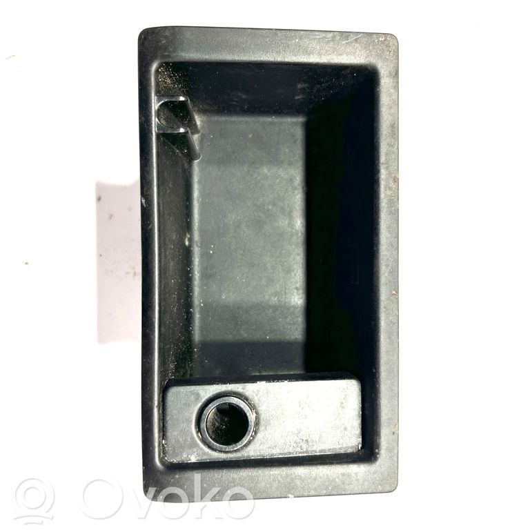 Пепельница (задняя)