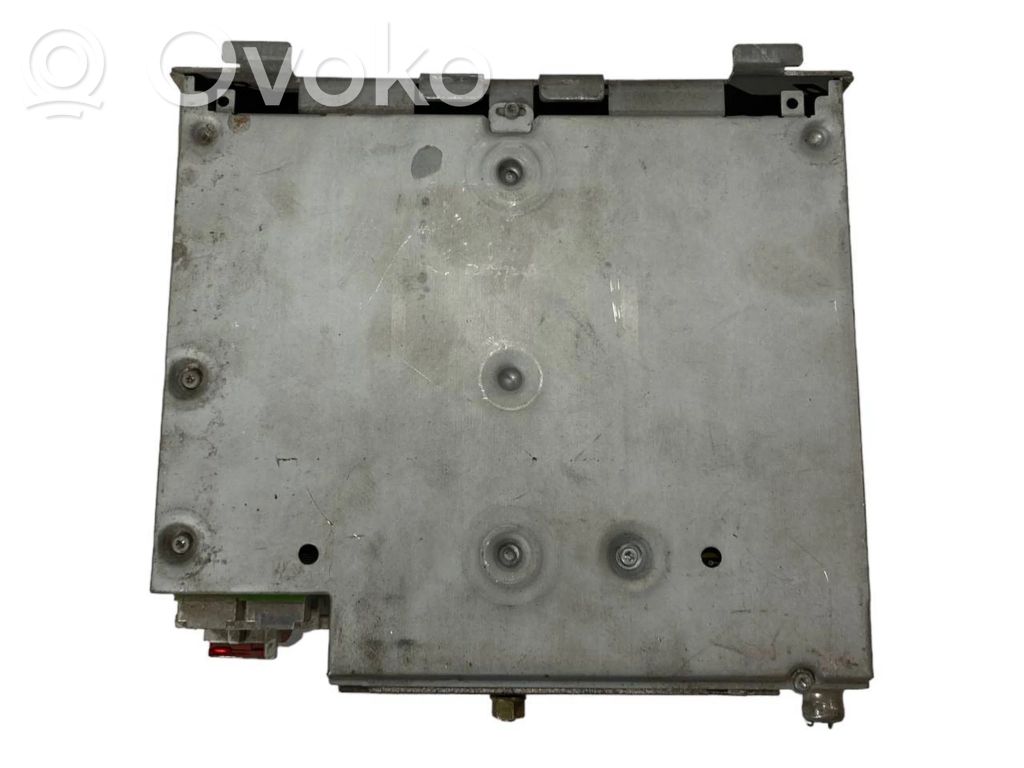 Radio / CD/DVD atskaņotājs / navigācija