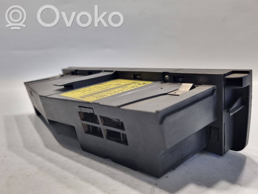 Gaisa kondicioniera / klimata kontroles / salona apsildes vadības bloks (salonā)