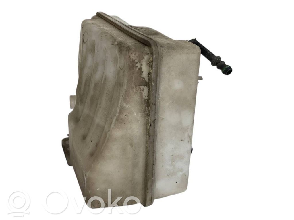 Logu šķidruma tvertne