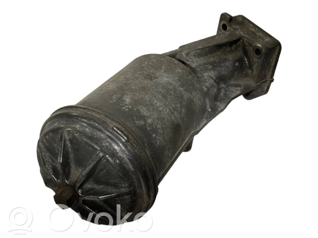 Oil filter holder/cooler
