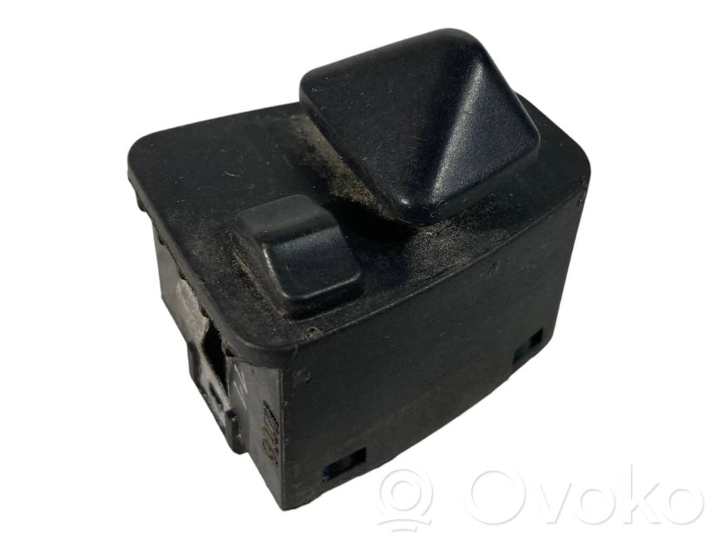 Side mirror switch