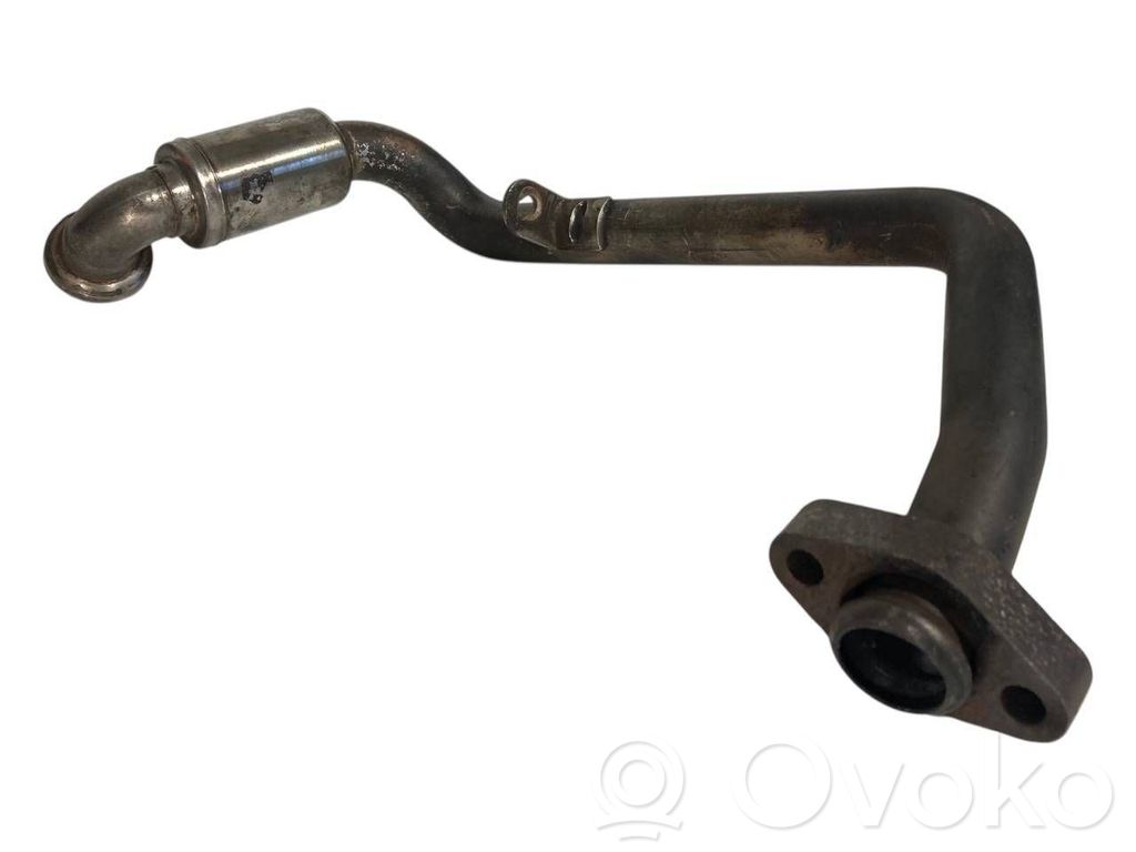 Caurulīte (-es) / šļūtene (-es)