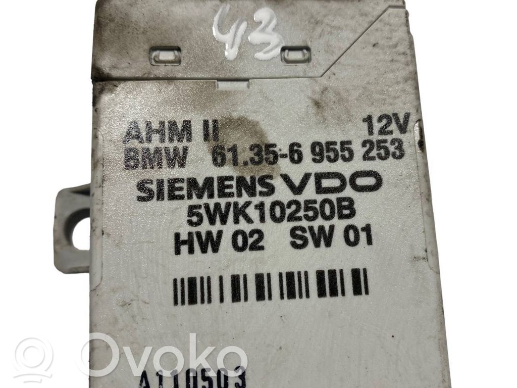 Piekabes āķa vadības bloks